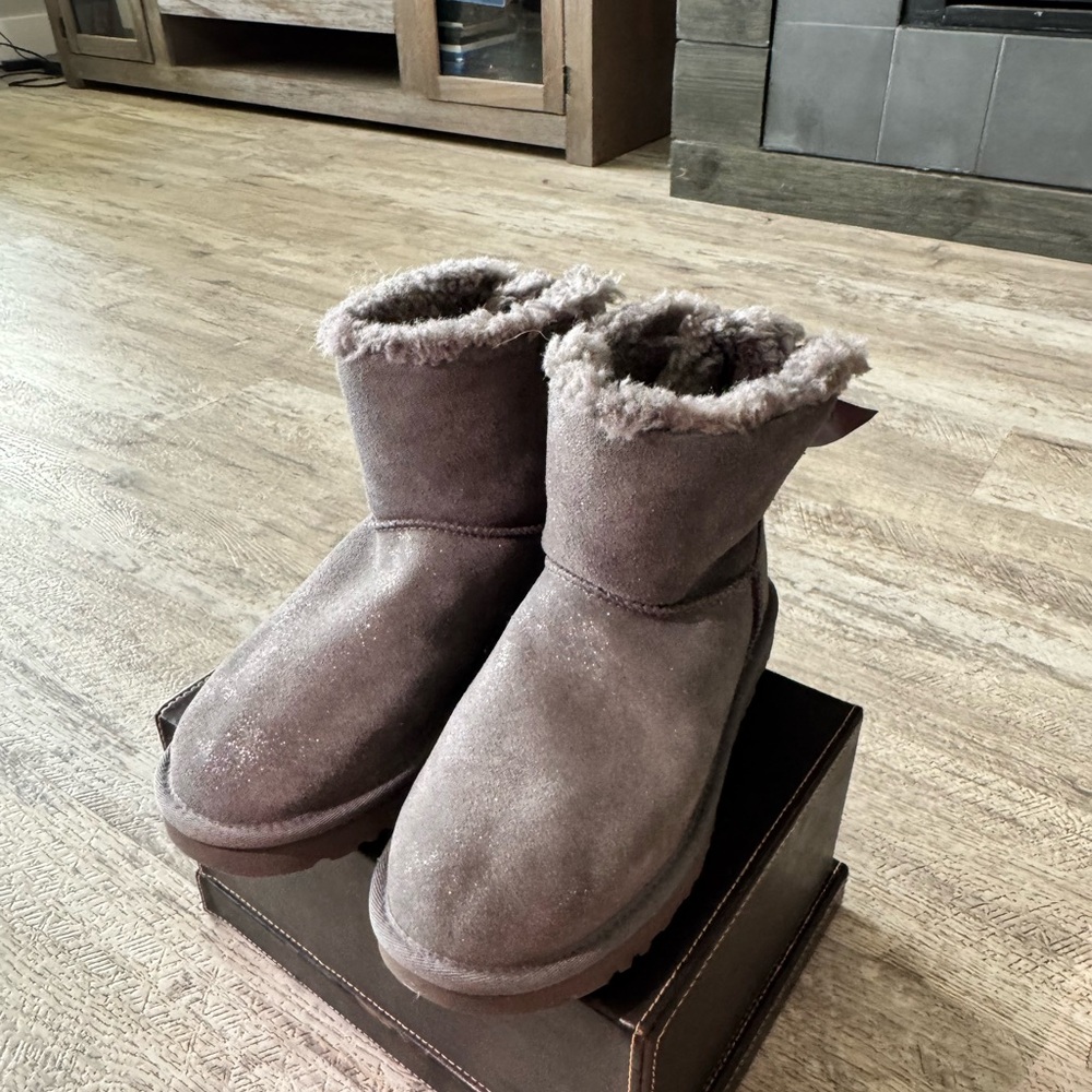 Sliver Glitter Ugg Boots with Bow and Fur Lining